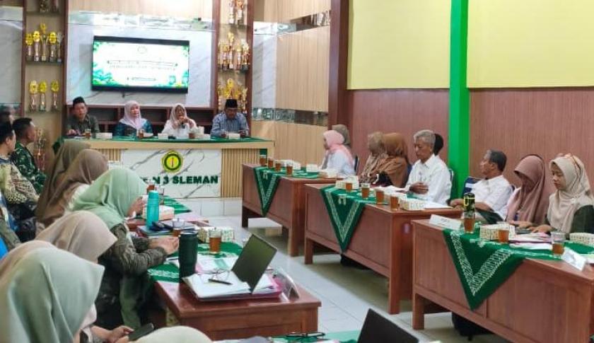 Melaju, Tim Penilaian Adiwiyata Tingkat Kabupaten Berikan Apresiasi Pos Satu
