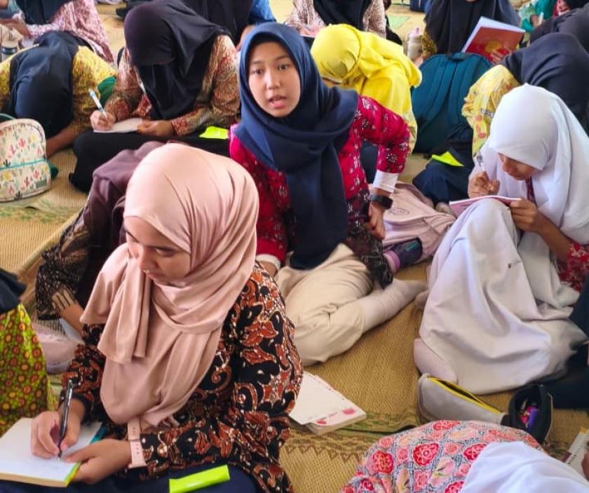 Ukir Asa dan Cita: Sesi Refleksi Surat Masa Depan Tutup Hari Keempat MATAMUDA MTsN 3 Sleman