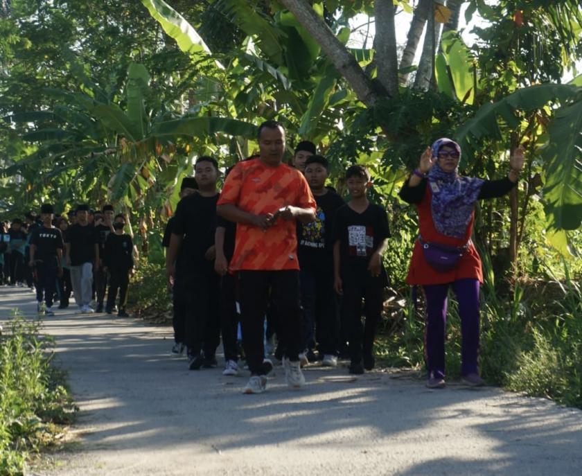 Rayakan Hari Olahraga Nasional 2024, MTs Negeri 3 Sleman Gelar Jalan Sehat