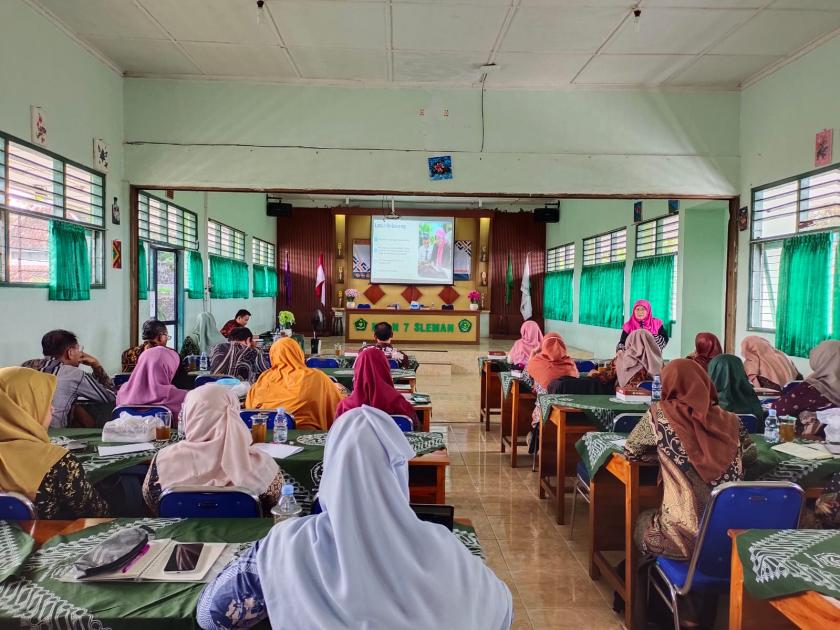 Tingkatkan Kompetensi, Tiga Guru MTs Negeri 3 Sleman Ikuti Workshop Deep Learning