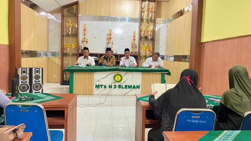 MTs Negeri 3 Sleman Gelar Pertemuan dengan Komite dan POT Kelas IX