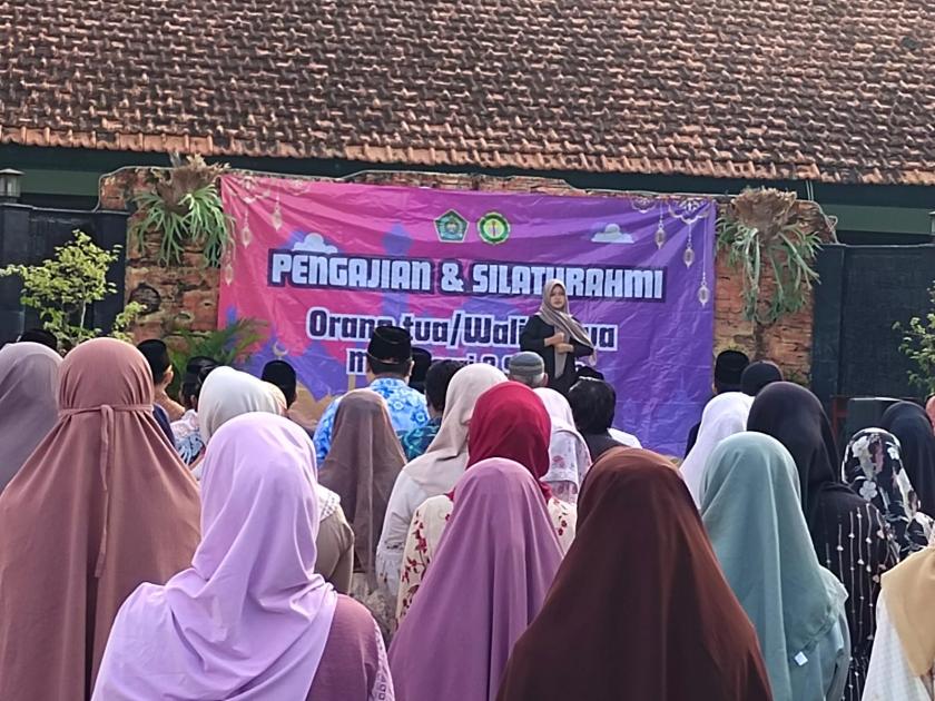 Tampilkan Dirigen Dari Murid, MTs Negeri 3 Sleman Gelar Pengajian