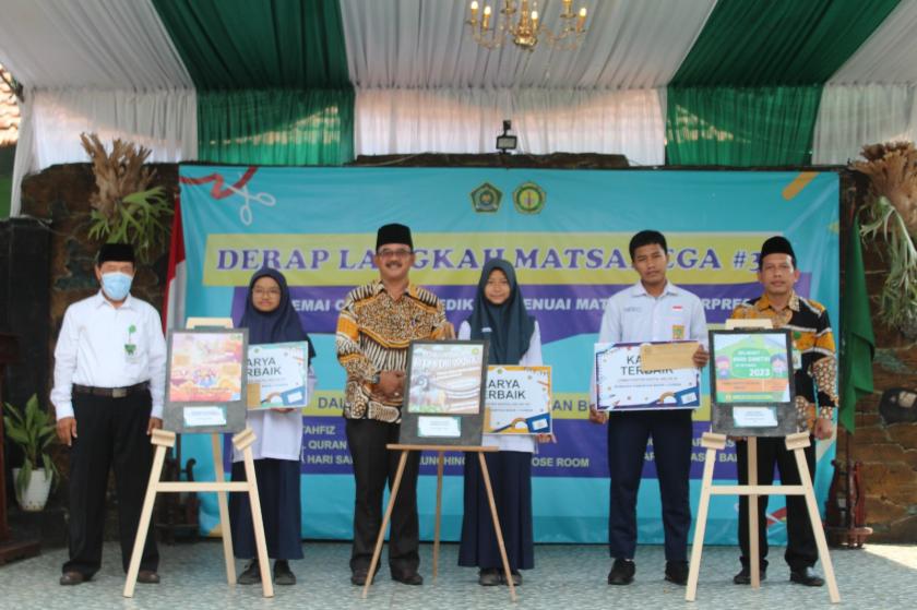 Lomba Poster Digital Warnai Puncak Perayaan Bulan Bahasa MTsN 3 Sleman