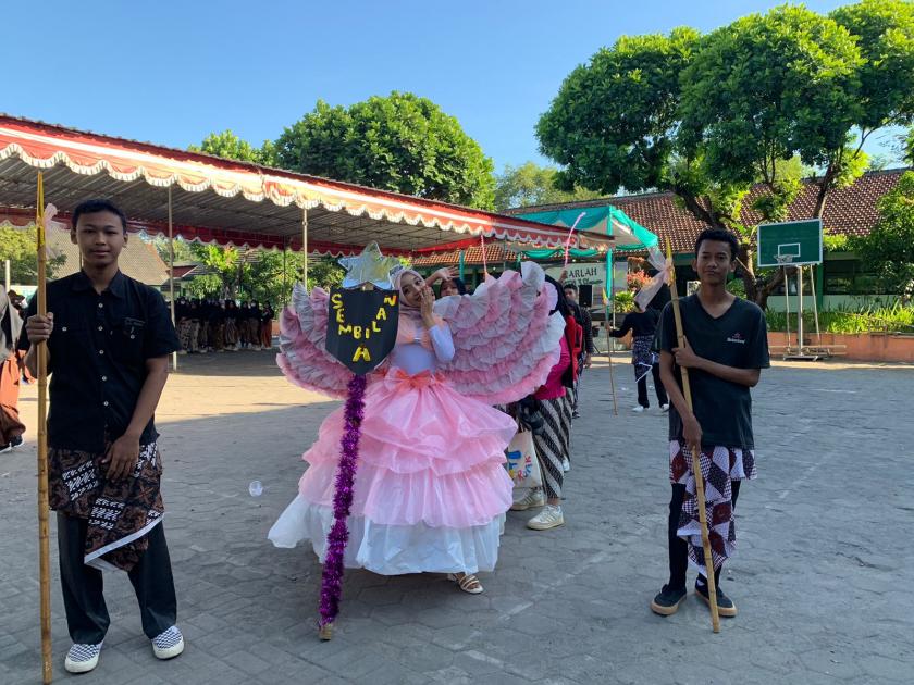 Ajak Lesarikan Budaya, MTsN 3 Sleman Adakan Kirab Budaya Harlah