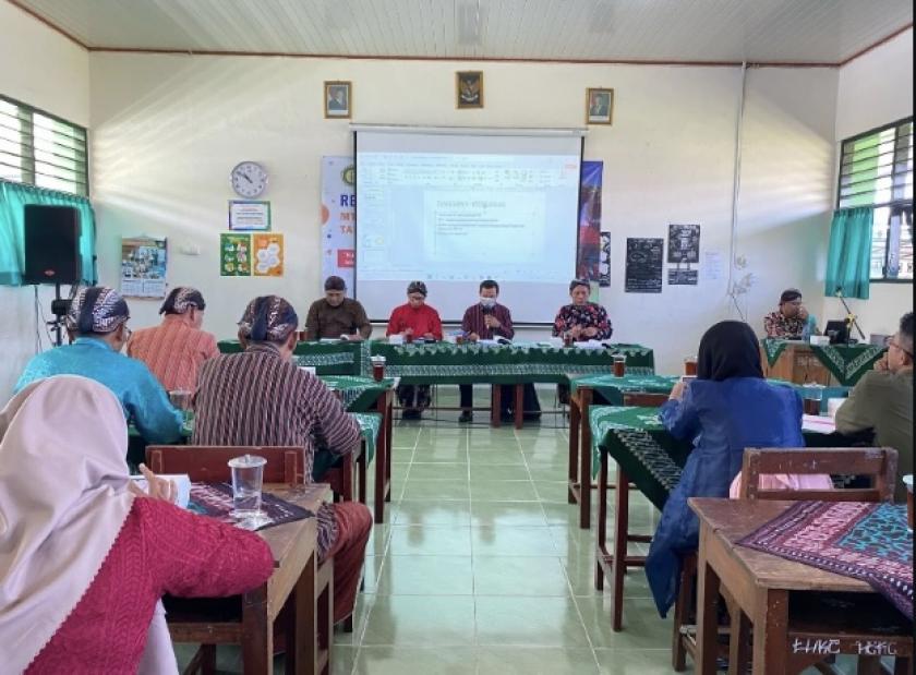 Pengawas Pembina Mengapresiasi Review Kurikulum MTsN 3 Sleman