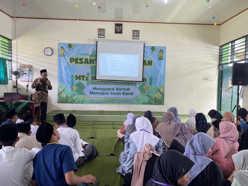 Memperdalam Akidah, Siswa MTs Negeri 3 Sleman Belajar Kitab Aqidatul Awam