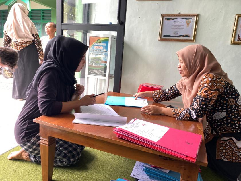 Pencabutan Berkas Pendaftaran Jalur PMBM Berlangsung Tertib di Ruang Perpustakaan