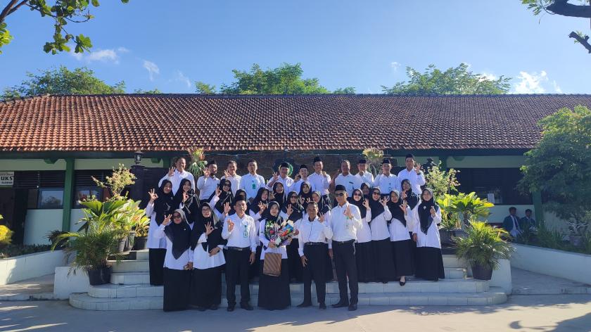 MTs Negeri 3 Sleman Lepas Guru Pindah Tugas: Haru dan Mengesankan