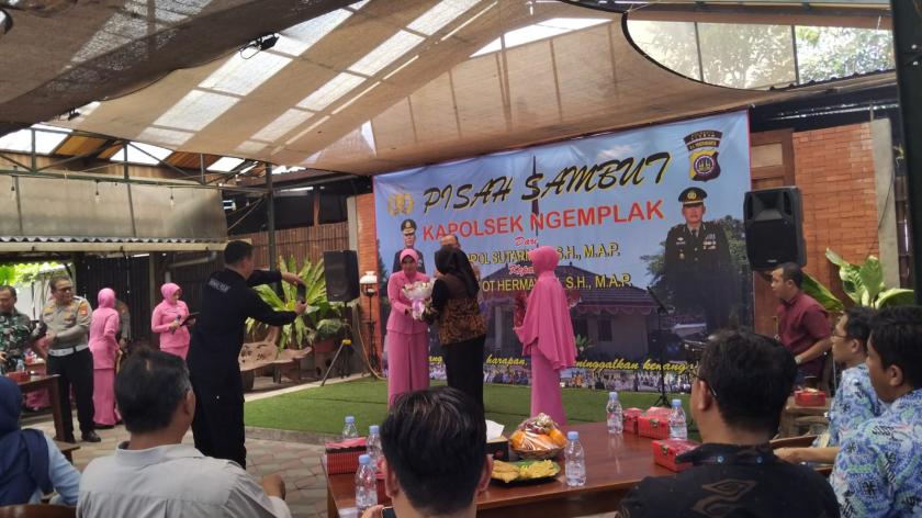 Eksistensi Kepala MTs Negeri 3 Sleman, Hadiri Sertijab Kapolsek Kapanewon Ngemplak