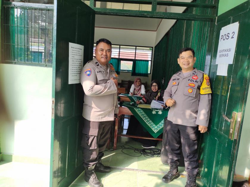 Pantau PPDB, Bhabinkamtibmas Kapanewon Ngemplak Sambangi MTs Negeri 3 Sleman