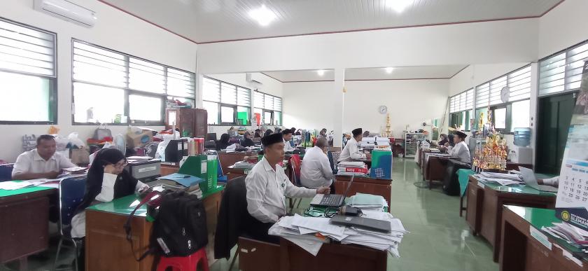 Rapat Pembinaan Guru Pegawai MTsN 3 Sleman : Kepala Madrasah Inginkan Kegiatan Madrasah Berjalan Baik