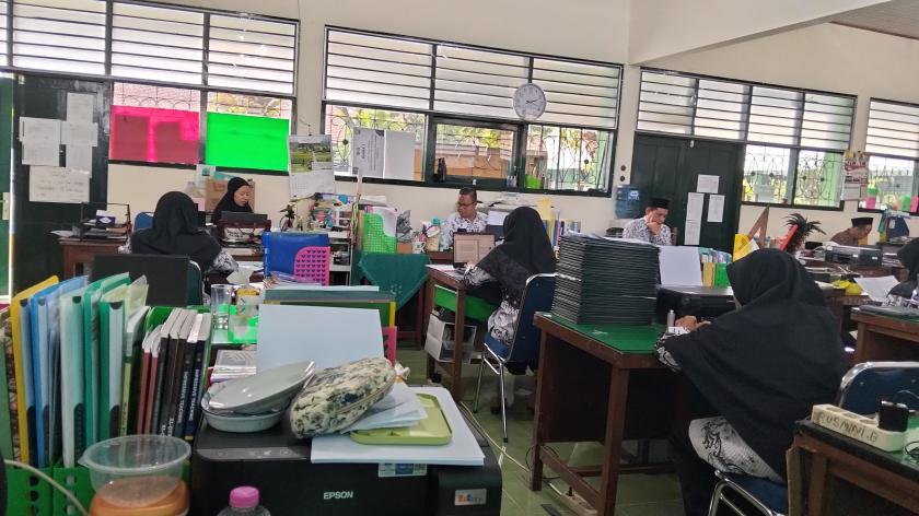 Guna Bahas Masalah-masalah  Penting, MTsN 3 Sleman Lakukan Breafing