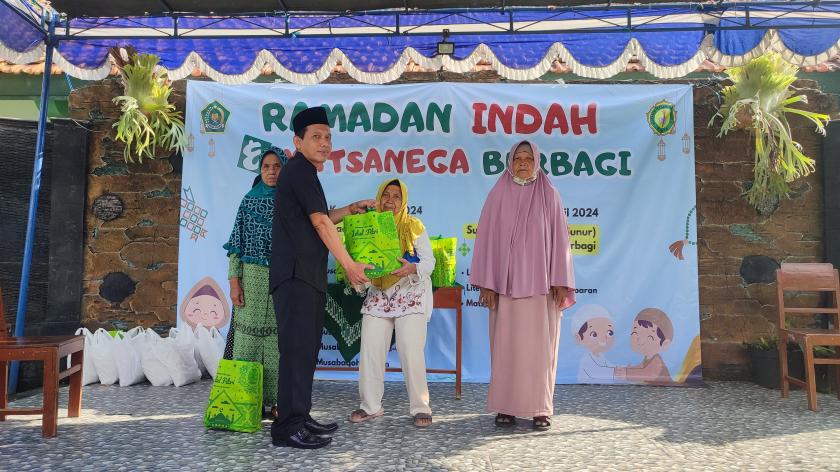 Tebarkan Kebaikan, MTsN 3 Sleman Bagikan Baksos