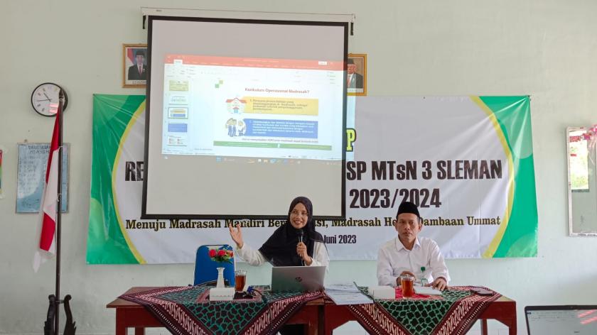 Lagi, MTsN 3 Sleman Adakan Review Draf KOM dan KTSP MTsN 3 Sleman Kedua