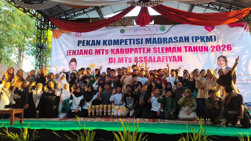 Borong 10 Trofi, MTsN 3 Sleman Sabet Juara Umum 3 di PKM Sleman 2026