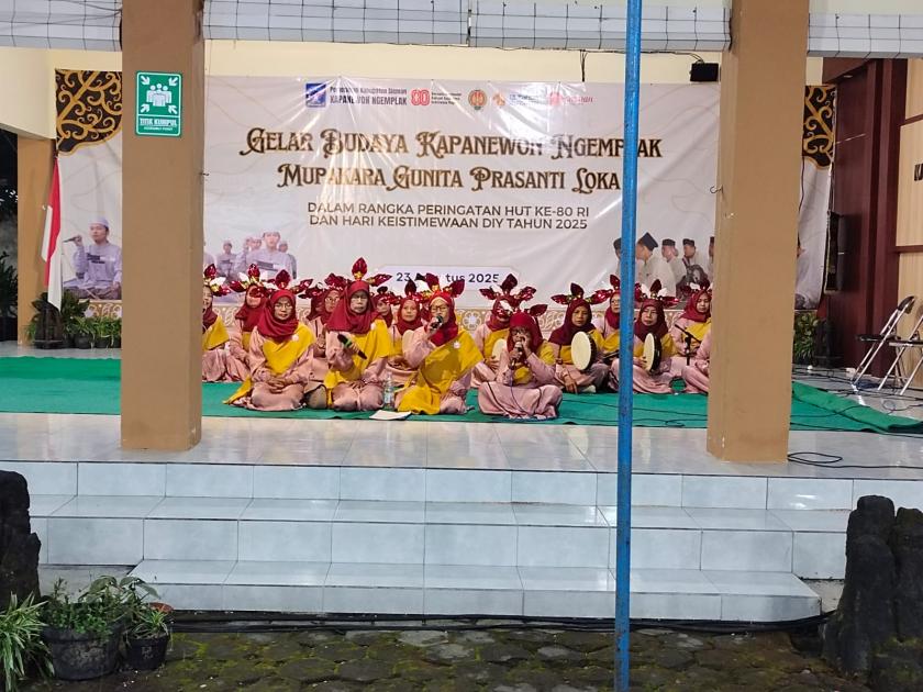 Kirimkan Duta, MTs Negeri 3 Sleman Hadiri Gelar Budaya