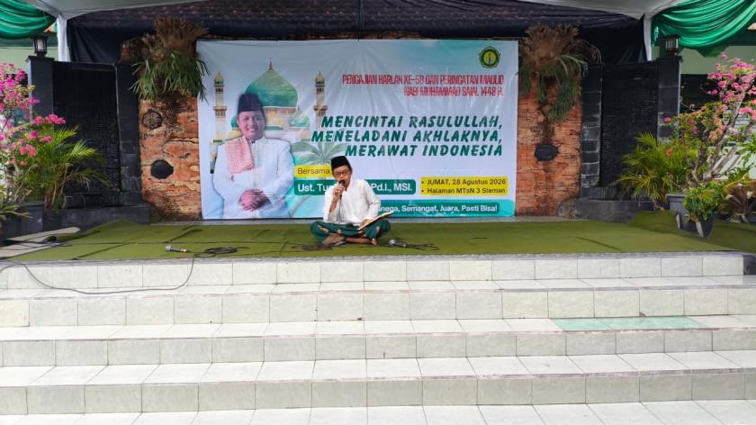 Gema Lantunan Al-Qur’an Ahmad Fakhri Ismail Buka Pengajian Harlah ke-58 MTsN 3 Sleman dan Maulid Nabi