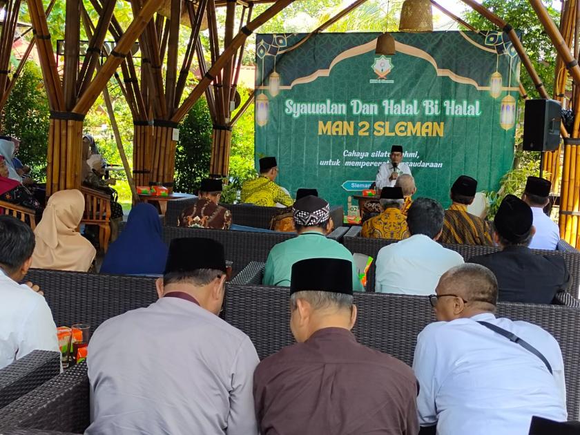 Guru MTs Negeri 3 Sleman Ikuti Halalbihalal Antarinstansi