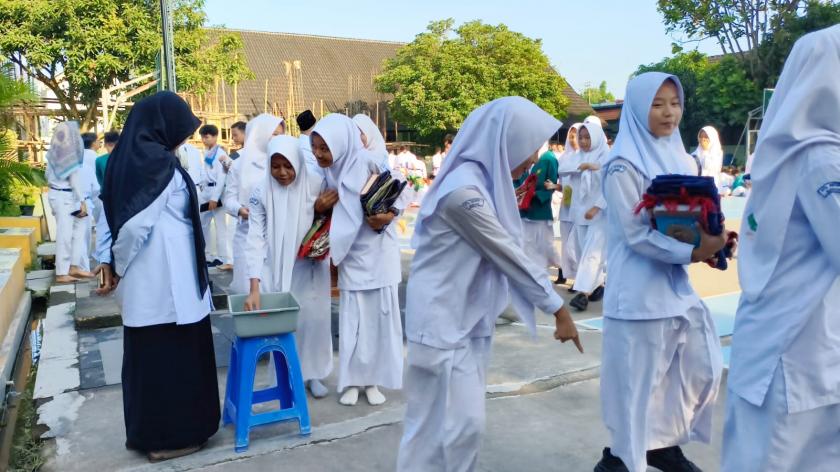 Semangat Berbagi di Hari ke-10: Infak Ramadan MTsN 3 Sleman Terkumpul Rp335.100