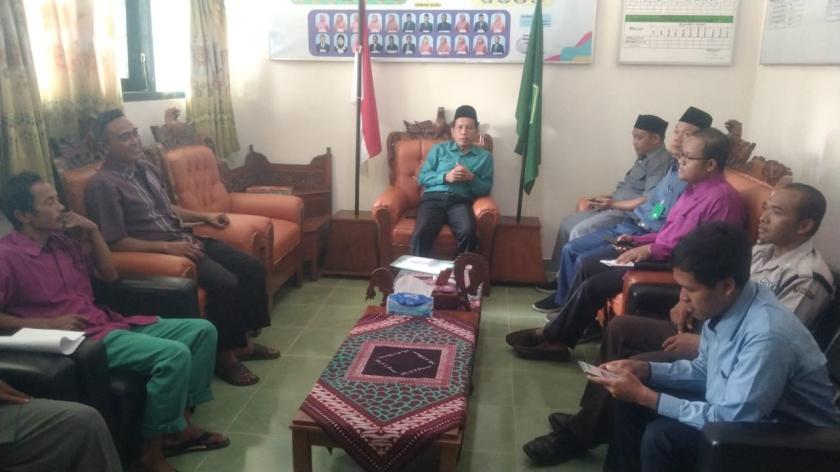 Tunjukkan Sikap Peduli, MTs Negeri 3 Sleman Gelar Tradisi Jumat Berbagi