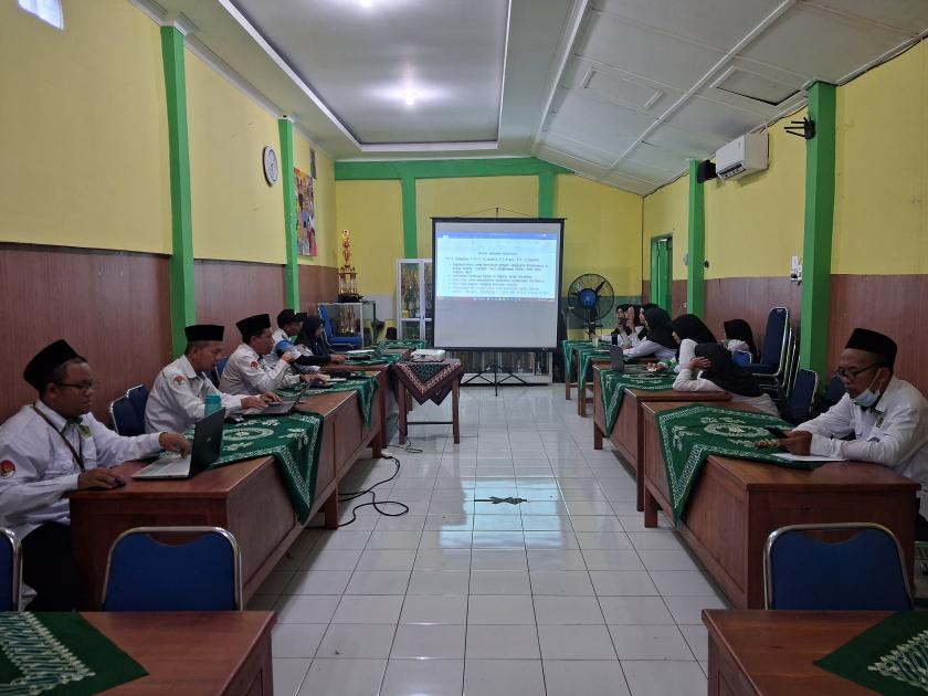 Langkah Cepat MTsN 3 Sleman Gelar Rapat Evaluasi Guna Tuntaskan Perbaikan Dokumen Adiwiyata