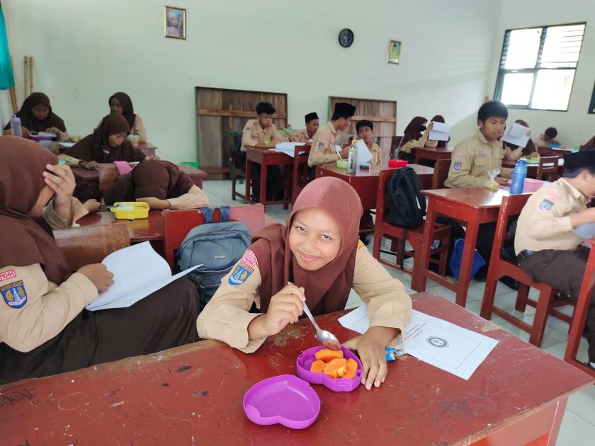Jumat Sehat MTs Negeri 3 Sleman Sarapan Bersama