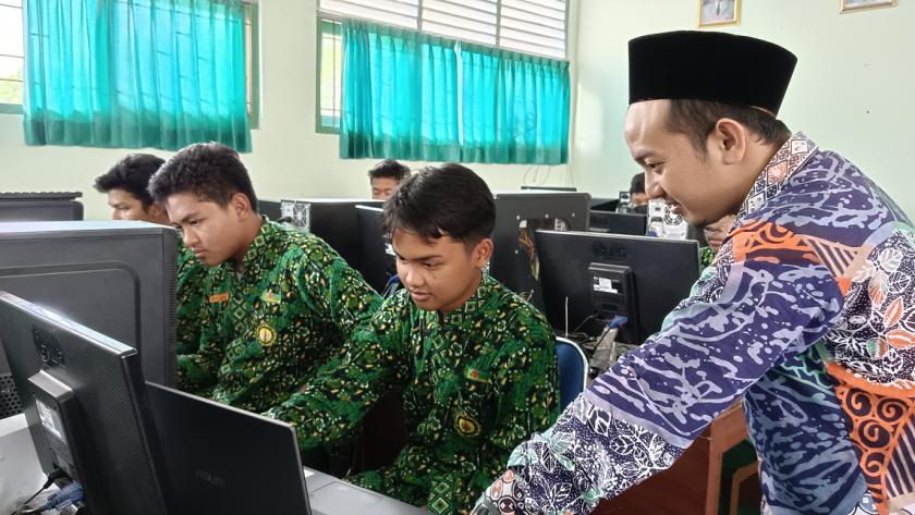 Cetak Siswa Cakap IT, MTs Negeri 3 Sleman Ajari Siswa Membuat Game