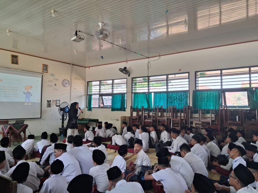 Cegah Perundungan sejak Dini, MTsN 3 Sleman Bekali Murid Baru Pembimbingan Psikologi Bersama Mada Kartika, M.Psi.
