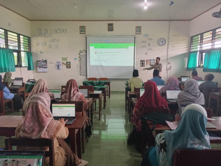 Penguatan Kompetensi Guru MTsN 3 Sleman melalui Bimtek Jogja Madrasah Digital