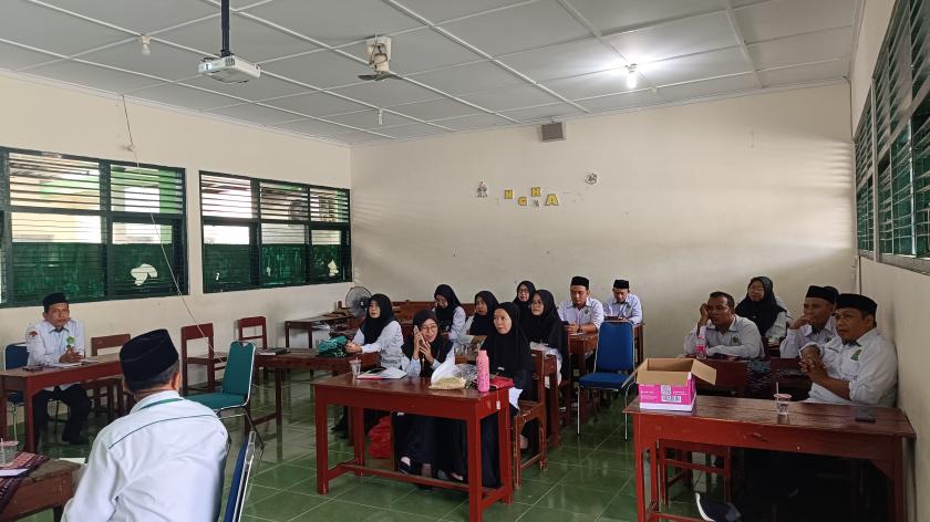 Jelang Pengumuman, Panitia Gelar Rapat Penentuan Hasil Seleksi PPDB Jalur Prestasi MTsN 3 Sleman