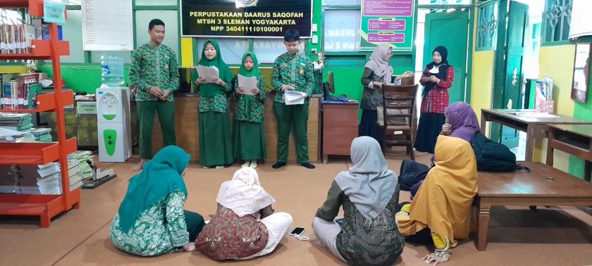 Latihan MC Wisuda Empat Bahasa MTs N 3 Sleman Matangkan Persiapan Wisuda 2026