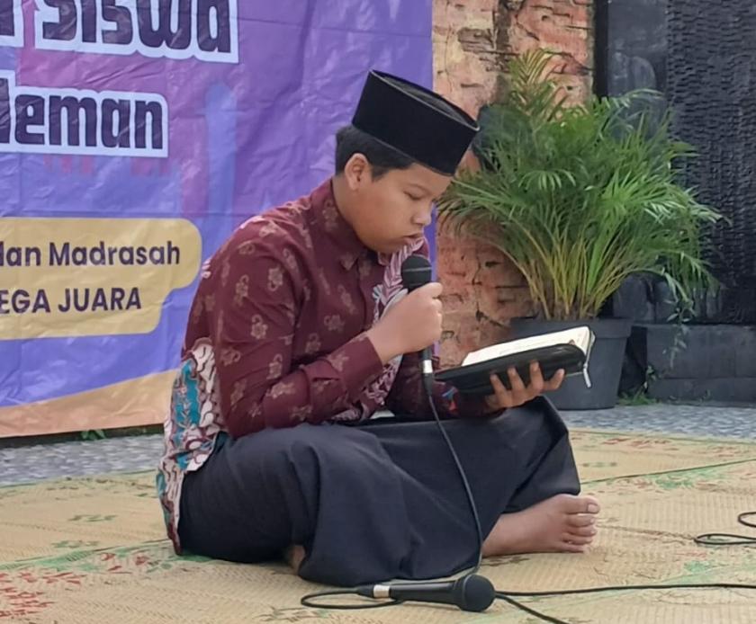 Qiraah Penuh Penghayatan Warnai Pengajian POT Awal Tahun MTsN 3 Sleman