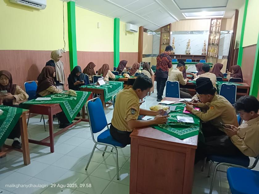 MTsN 3 Sleman Kirim 10 Proposal  Untuk Ajang Kompetisi Research OMI 2025