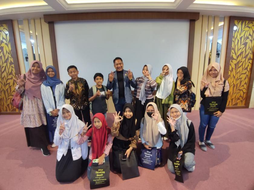 20 Siswa MTsN 3 Sleman Lejitkan Kemampuan Berbahasa Inggris