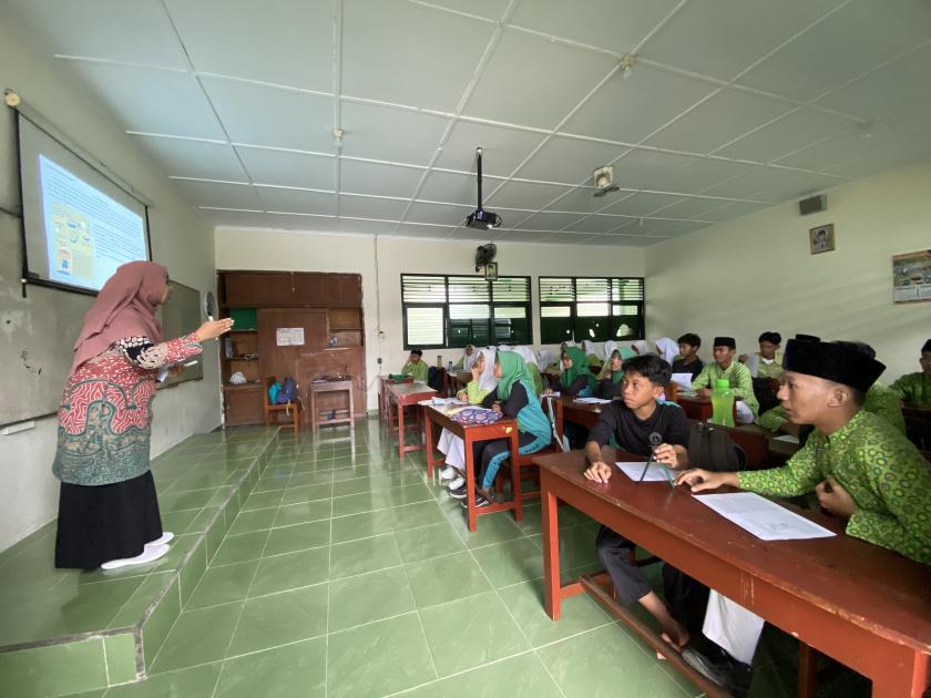 Kunjungan Madrasah Aliyah CNW Klaten, Gelar Bedah Soal ASPD di MTs Negeri 3 Sleman