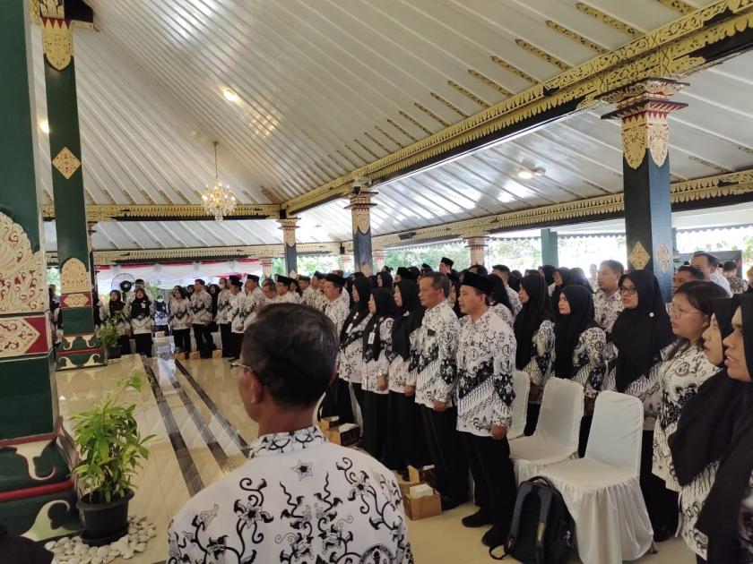 Guru MTs Negeri 3 Sleman Hadiri Halalbihalal PGRI se-Kabupaten Sleman