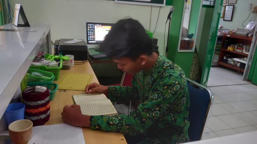 Lantunan Ayat Suci Rifki Ahmad Julianto Warnai Tadarus Hari ke-3 di MTsN 3 Sleman