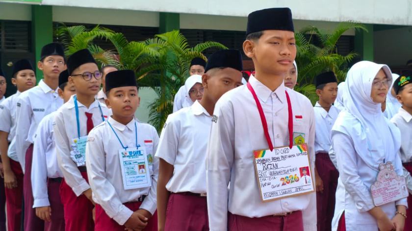 Kreatif dan Ramah Lingkungan: Peserta Matamuda Bikin Tanda Pengenal dari Barang Bekas