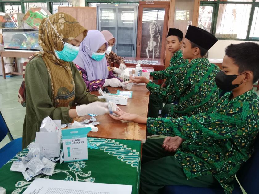 160 Siswa Baru MTsN 3 Sleman Lakukan Cek Golongan Darah