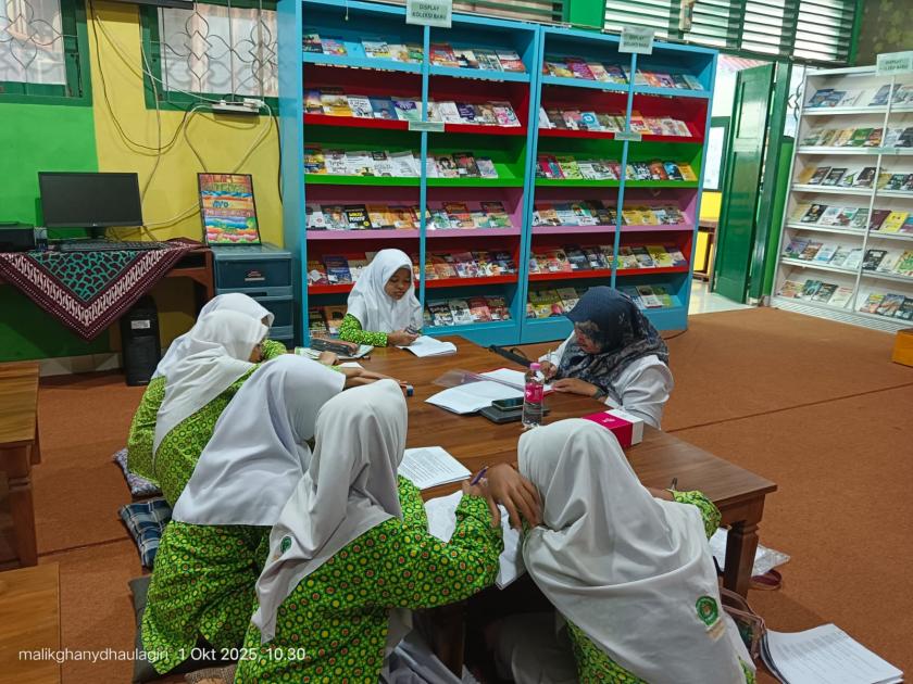 Bimbingan IPS Lanjutan Oleh UNY Hari Terakhir Sampaikan Materi IPS Terpadu