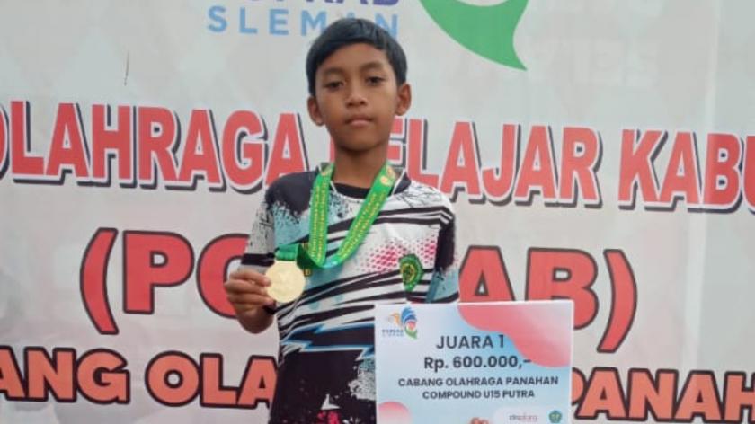Siswa MTsN 3 Sleman Boyong Emas POPKAB 2023 Cabang Panahan