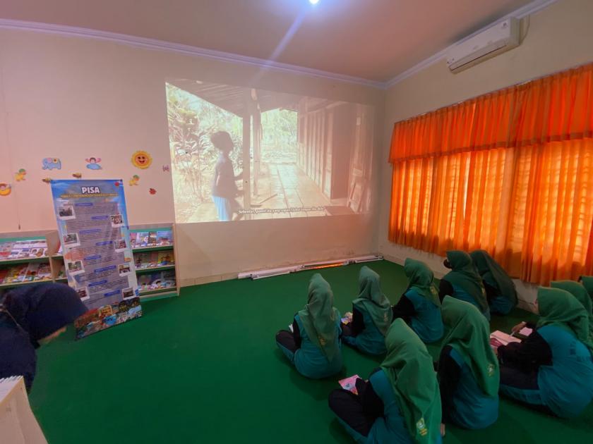 Nobar Film Edukasi Berbahasa Jawa di Perpusda, Siswa MTsN 3 Sleman Petik Nilai Luhur Budaya dan Tolong-Menolong