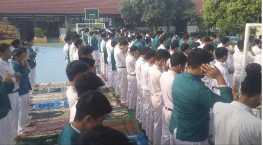 MTs Negeri 3 Sleman Gelar Salat Gaib