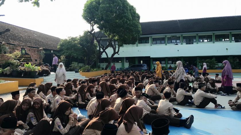 MTs Negeri 3 Sleman Gelar Apel Pagi dan Screening Kerapihan Siswa