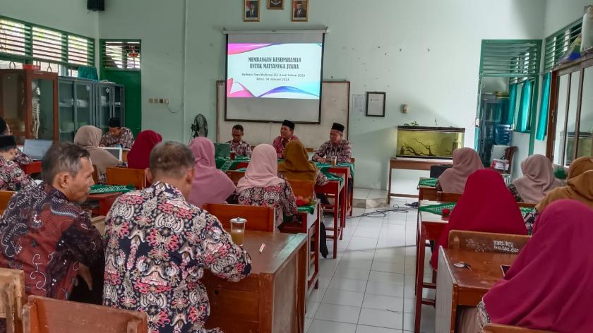 Bangun Kekompakan, MTsN 3 Sleman Adakan Pembinaan untuk Guru