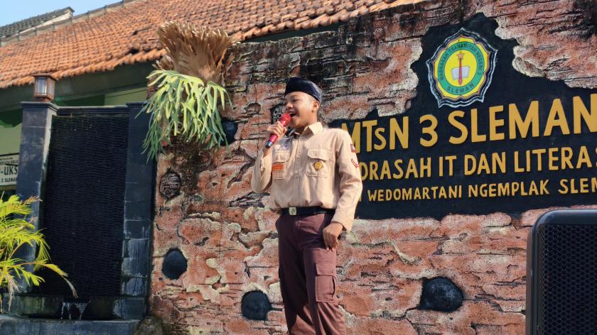 Tampil Memukau dengan Properti Jaranan, Syafiq Fahmi Ammar Suarakan Pelestarian Budaya di Panggung MTsN 3 Sleman