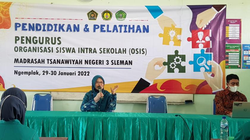 Bentuk Jiwa Kepemimpinan, MTsN 3 Sleman Gelar Diklat OSIS, MP dan PMR