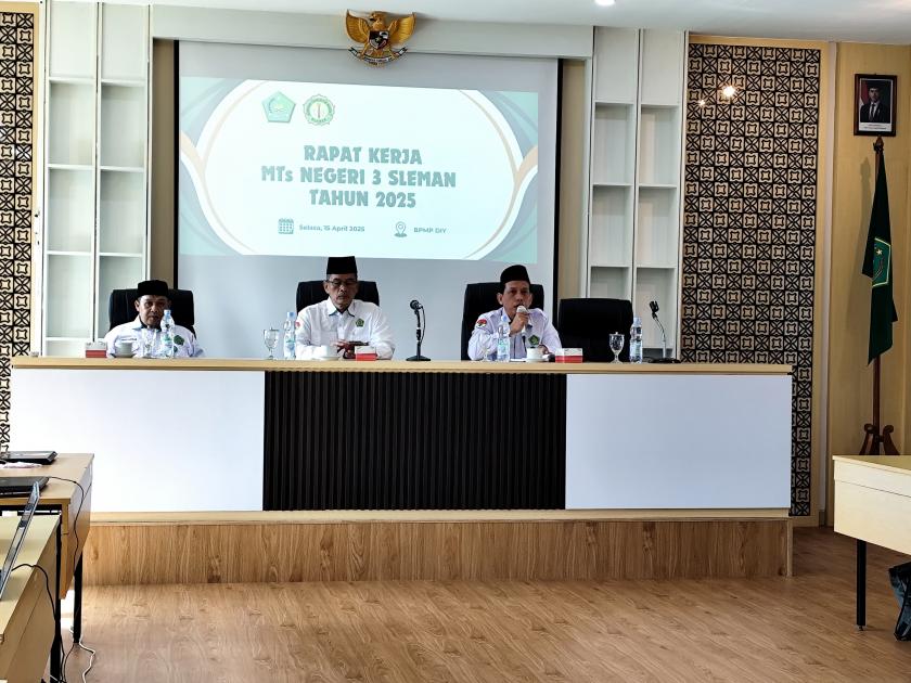 Kepala MTs Negeri 3 Sleman Berharap Madrasah Tingkatkan Pelayanan