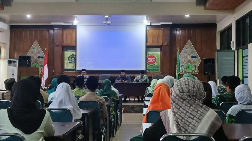 Siapkan PKM Provinsi, Tiga Siswa MTs N 3 Sleman Ikuti Pembinaan PKM di Kemenag Sleman