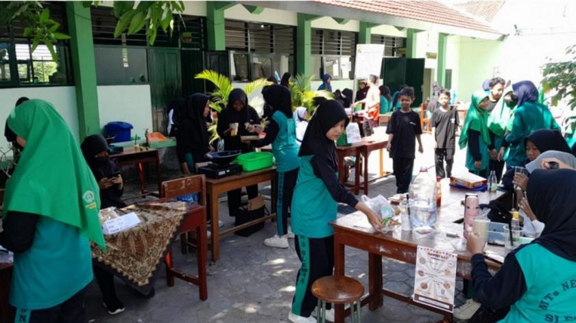 Market Day MTsN 3 Sleman Hari Kedua Makin Semarak